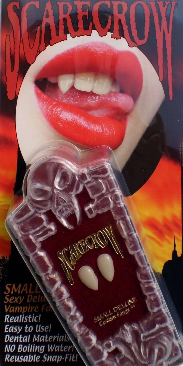 SCARECROW Small Deluxe Fangs