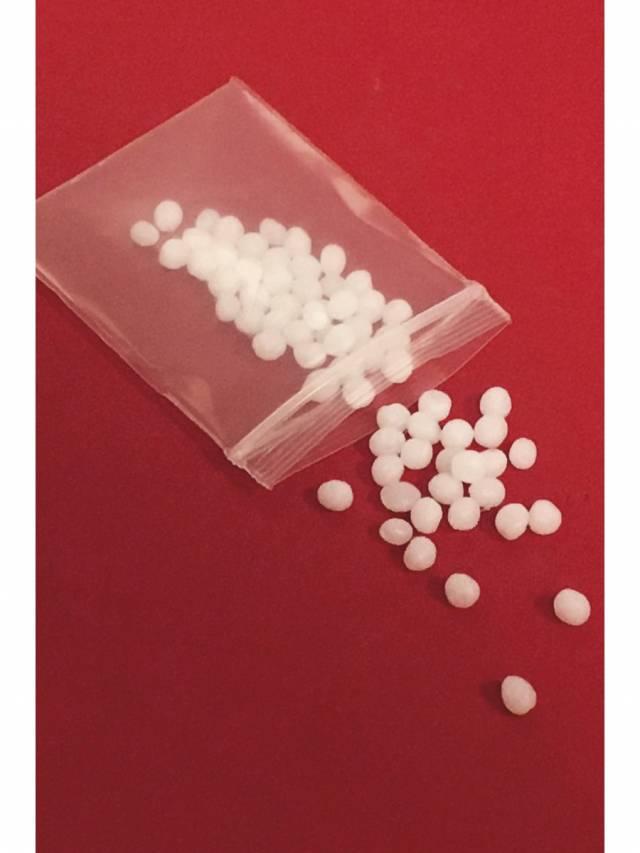 Vokskuler for montering av tenner i munnen Refill