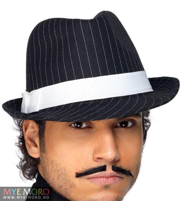 Trilby gangster hatt svart med hvite pinstripes.